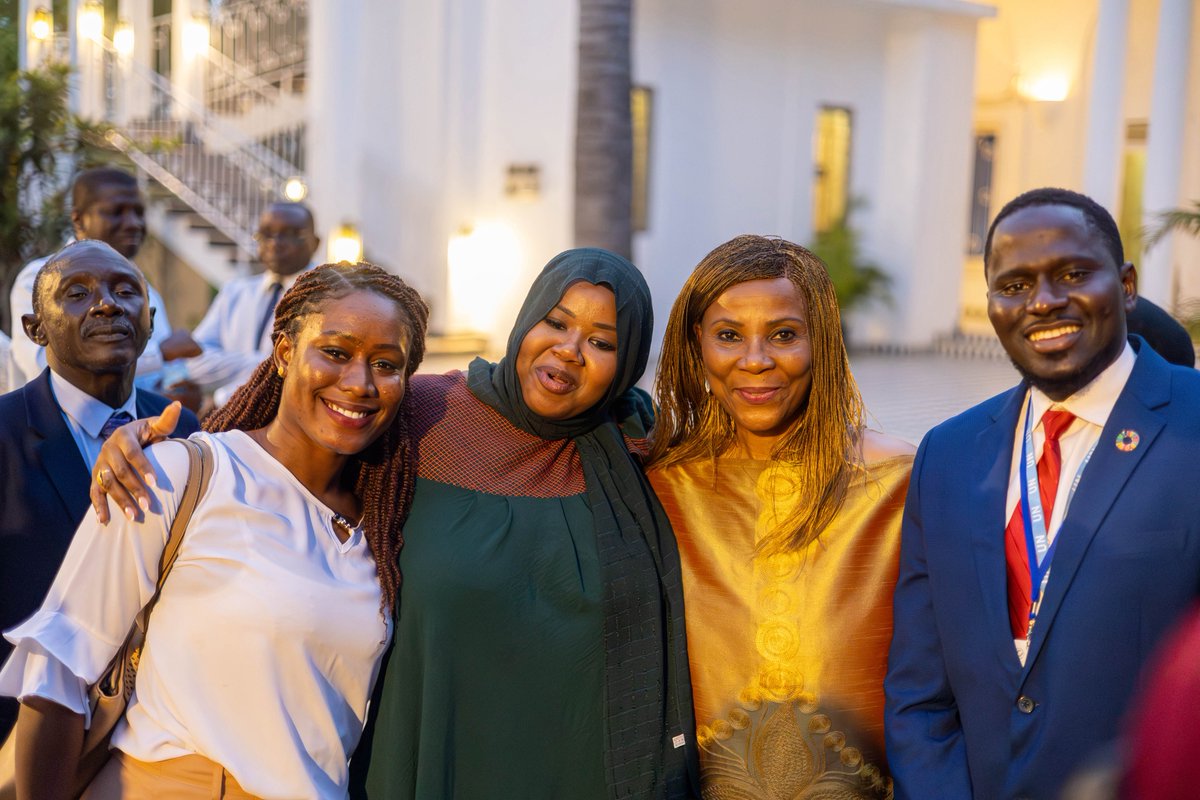Grateful to meet with our dynamic team on the ground.

Thank you for the efforts that went into making the #SahelGovernanceForum a success, and also for everything you do to support the people of The Gambia. 🇬🇲

Proud to work alongside you. 🙏🏾
