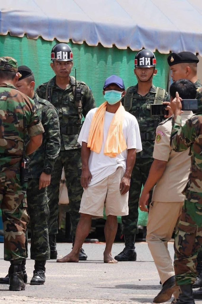 lovrsebella's tweet image. After the ceasefire, Thai soldiers tricked and kidnapped 20 Khmer troops one was later killed. Only two were returned, one injured, one mentally ill. This breaks the peace deal. We demand the rest be released now.
#FreeCambodianSoldiers 
#ExposeThailandLies