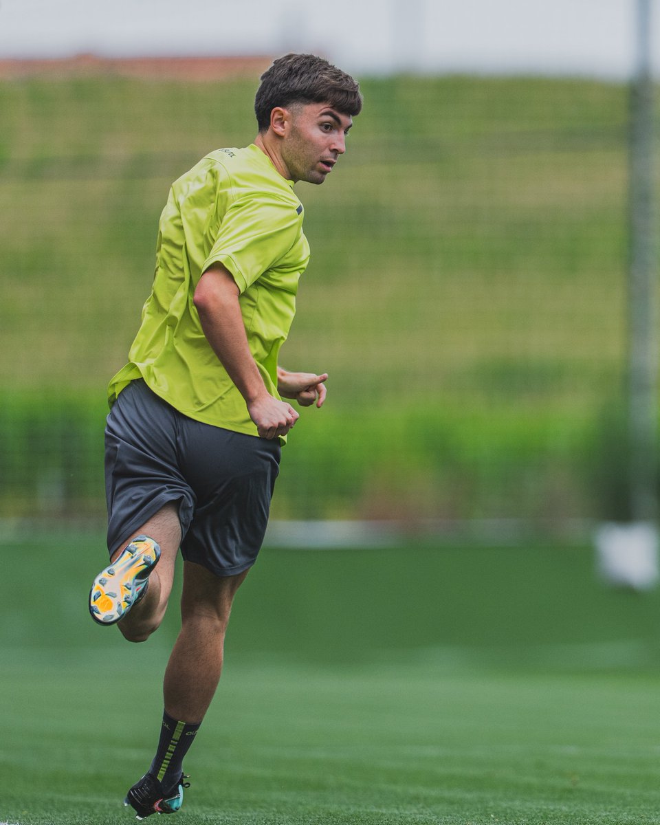 ⚡️ Diego Fuentes y Santi Franco estrenándose con el primer equipo esta pretemporada

💪 Enhorabuena chicos

#CanteraRRC