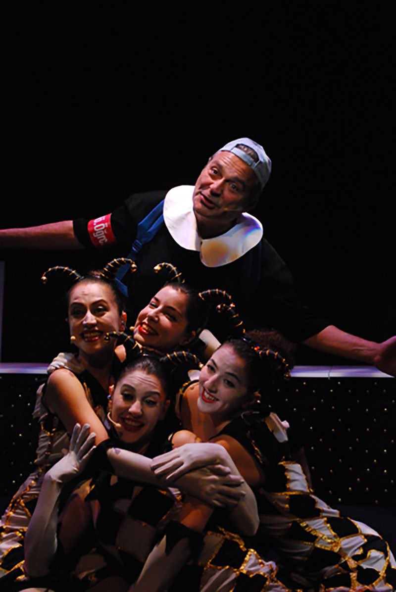 Sizin en beğendiğiniz Haluk Bilginer performansı hangisiydi? #UnutulmazPerformans ⏳

1. Antonius ile Kleopatra (2012)
2. Kral Lear (2018)
3. Evlilikte Ufak Tefek Cinayetler (2007)
4. (7) Şekspir Müzikali (2009)