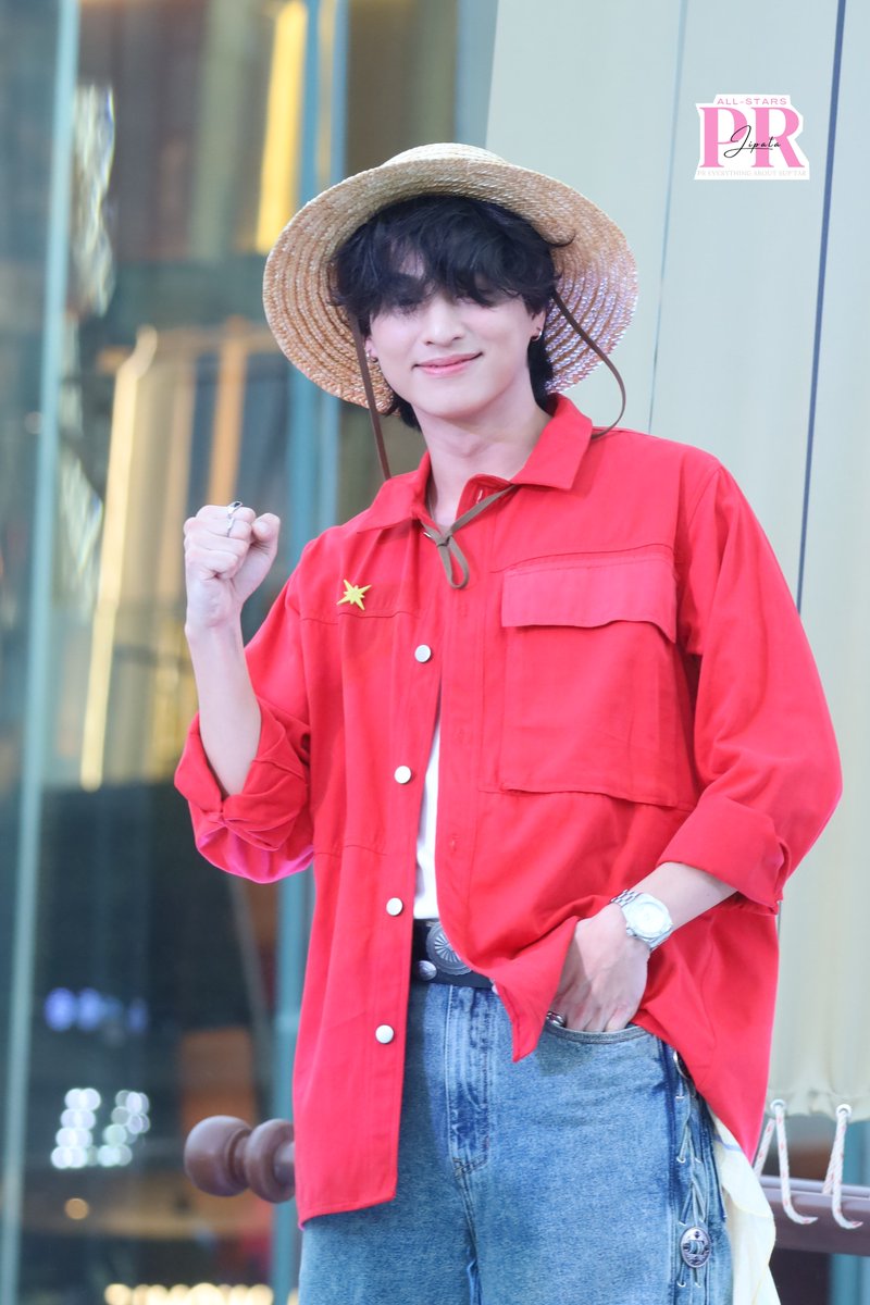 " กลัฟ คณาวุฒิ " ร่วมฉลองการผจญภัยครั้งใหญ่ หยิบหมวกฟางมาขึ้นเรือ Going Merry แล้วร่วมเดินทางไปกับเหล่าโจรสลัด ในงาน “Build the Grand Adventure with LEGO® ONE PIECE” 👾⚓️

#GulfKanawut
#LEGOOnePiecexGulf
#LEGOOnePiece #LEGOTH
#LEGOOnePiecexGulf