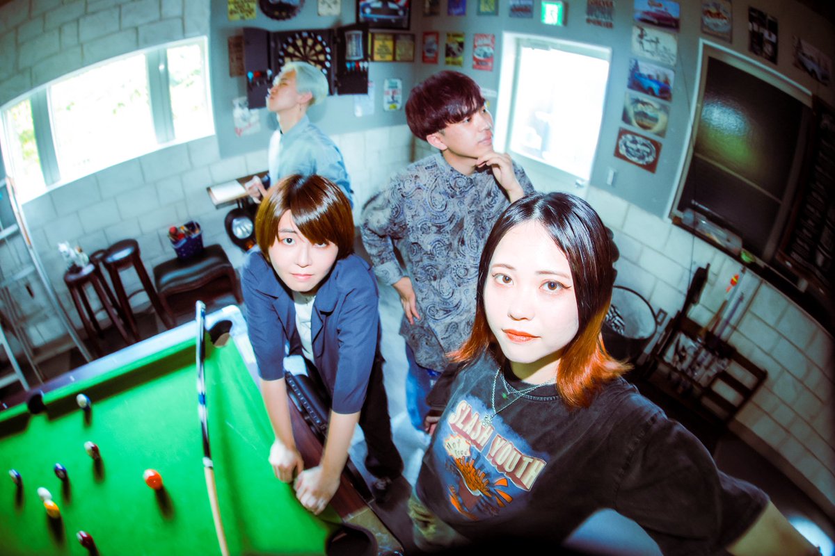 【New】

/／
　「ハッピーエンド」リリース決定＆MV公開に伴い
　アーティスト写真を公開💥
\＼

大阪寝屋川4ピースポップロックバンド
SEASIDE CIRCUIT

📸湊川 萌 <a href="/mi_mo_13/">湊川 萌</a> 

spGt <a href="/PlumRockguitar/">シオン</a> 
spBa <a href="/lyonl3ass1028/">𝙻𝚢𝚘𝚗𓆏</a>