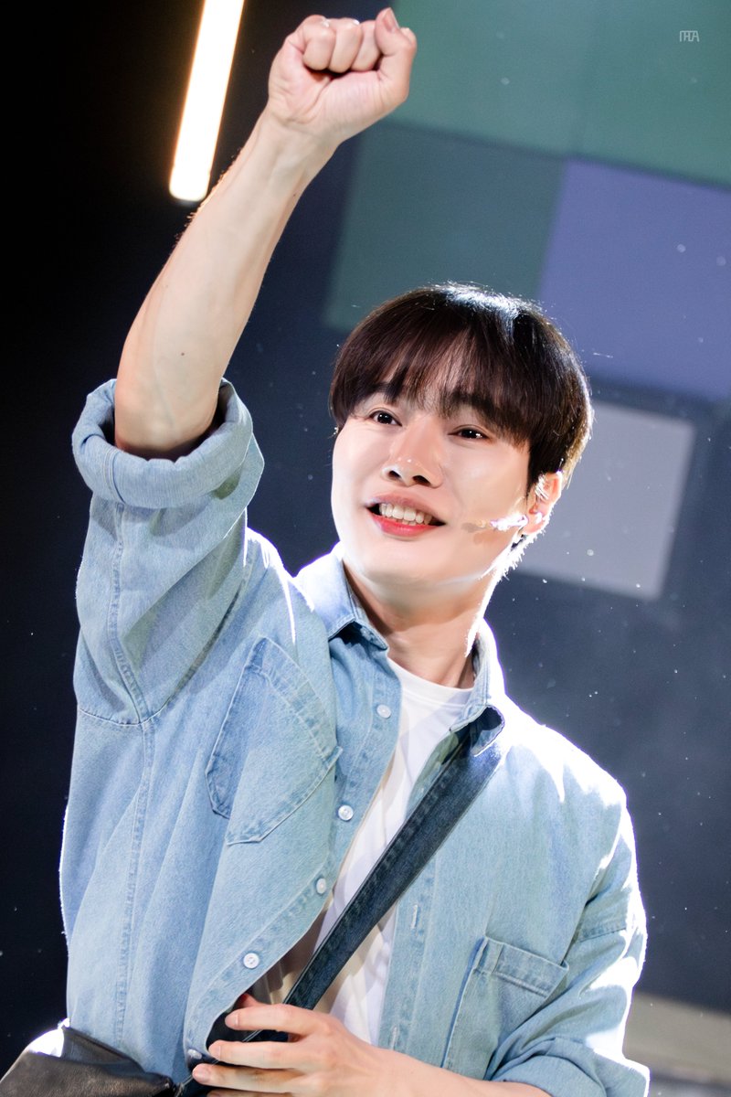 2024.04.05 뮤지컬 오즈 [눈을 가리면]
준 | #문성일 

눈빛 장인🤩