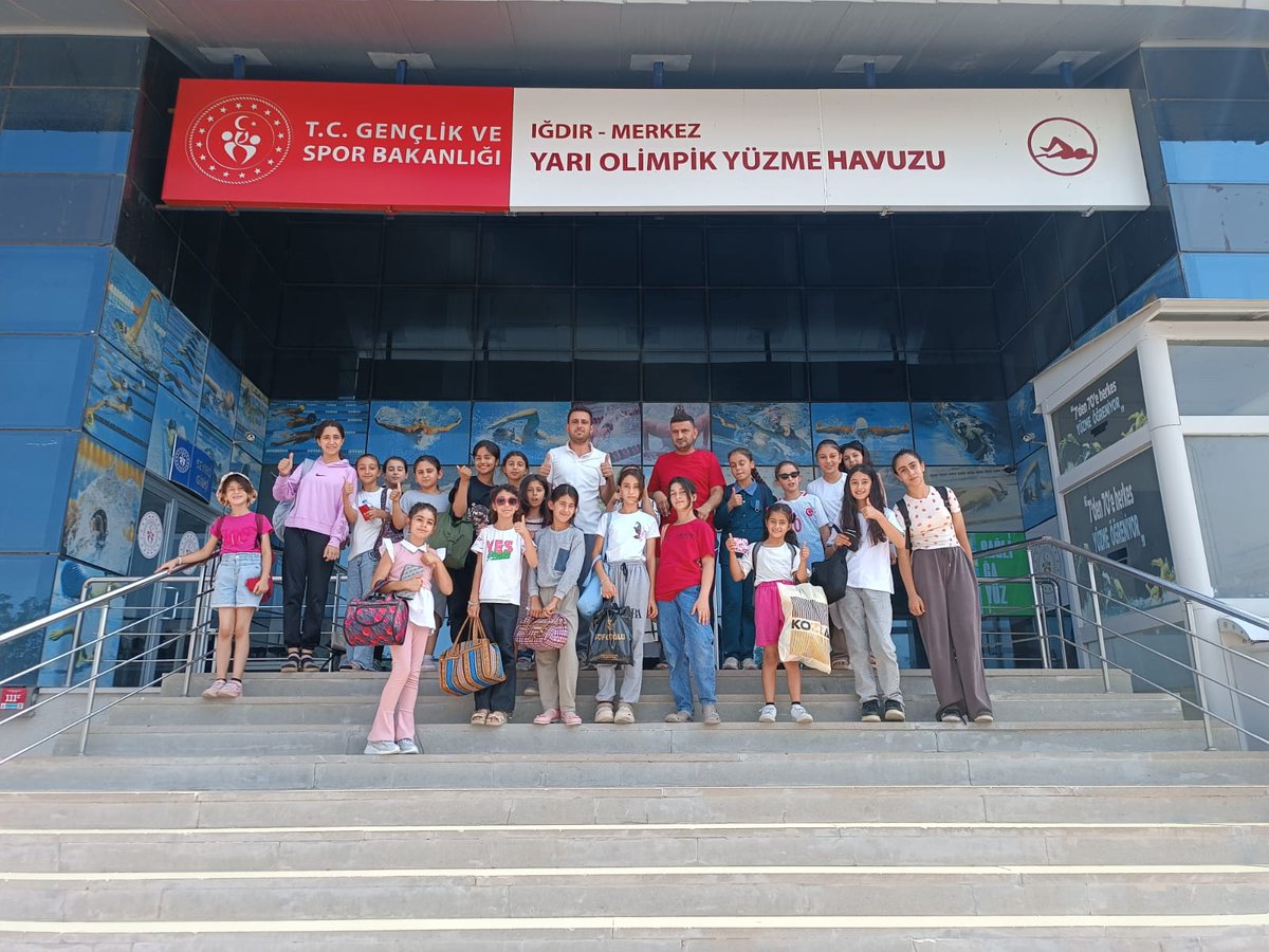 TÜGVA Aralık Gödekli İlkokulu ve Ortaokulu öğrencilerimizle havuz keyfi! 💦  
Hem serinledik hem eğlendik, yaz okuluna güzel bir anı daha ekledik.  
#biryazbingelecek