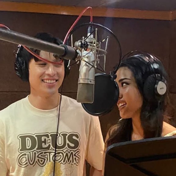 Titig na titig yan? Baka maluwas ralph!!!

RALPHVEE AUGUSTo NAMIN