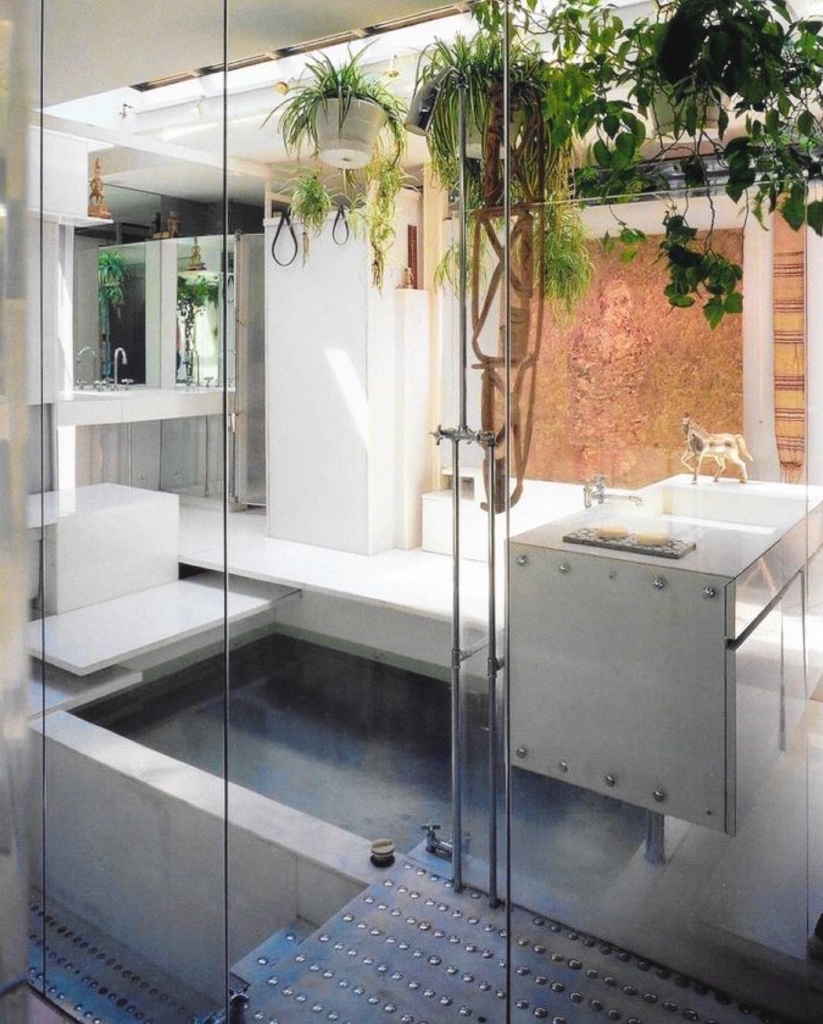 The Paul Rudolph Institute for Modern Architecture (@paulrudolphinst) on Twitter photo "It’s hard to be depressed in here" — Paul Rudolph on his New York City penthouse he designed in 1977.
Slide 1: Rudolph bedroom
Slide 2: Mirrored <a href="/modulightor/">MODULIGHTOR</a> light wall
Slide 3: Glass bottom bathtub above the office and guest room "It’s hard to be depressed in here" — Paul Rudolph on his New York City penthouse he designed in 1977.
Slide 1: Rudolph bedroom
Slide 2: Mirrored <a href="/modulightor/">MODULIGHTOR</a> light wall
Slide 3: Glass bottom bathtub above the office and guest room
