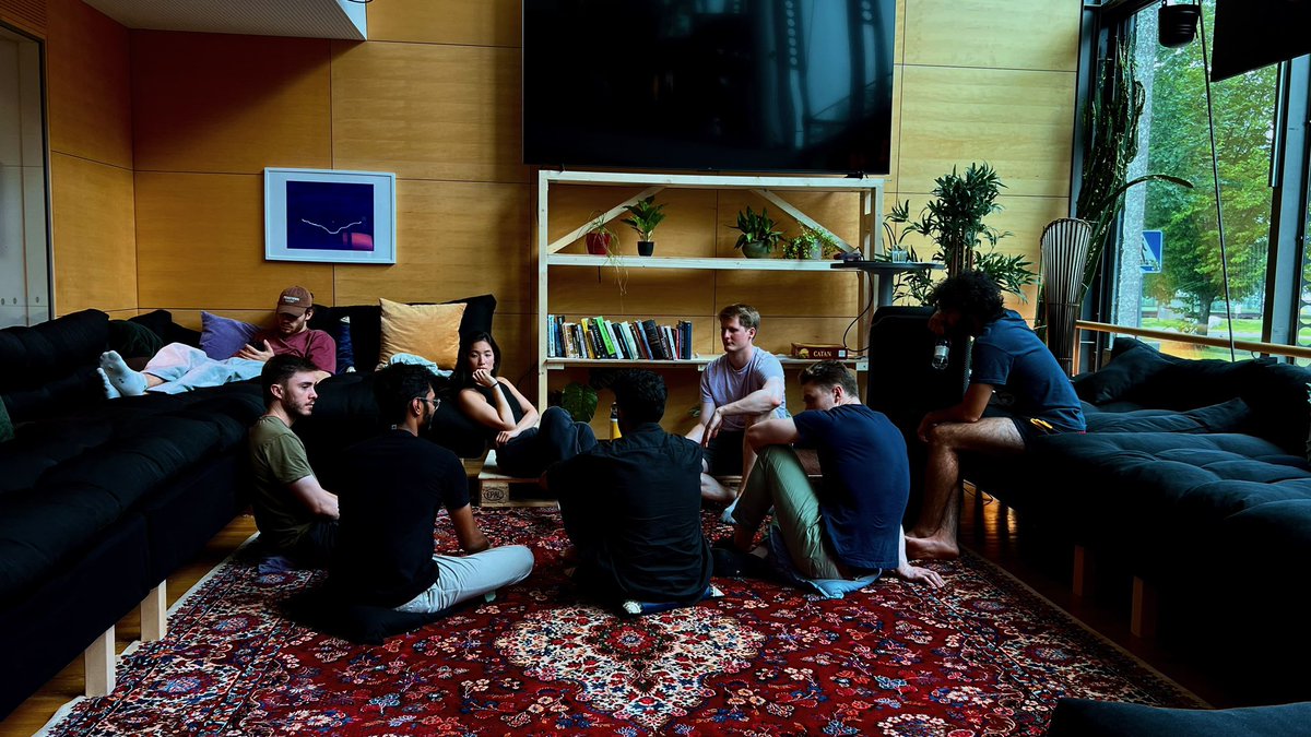ErnestiSario's tweet image. Emily from @hf0 at @shipfr8 

Emily is one of the most amazing human beings I know. She has this uncanny gravitational pull that naturally makes people gather around her.