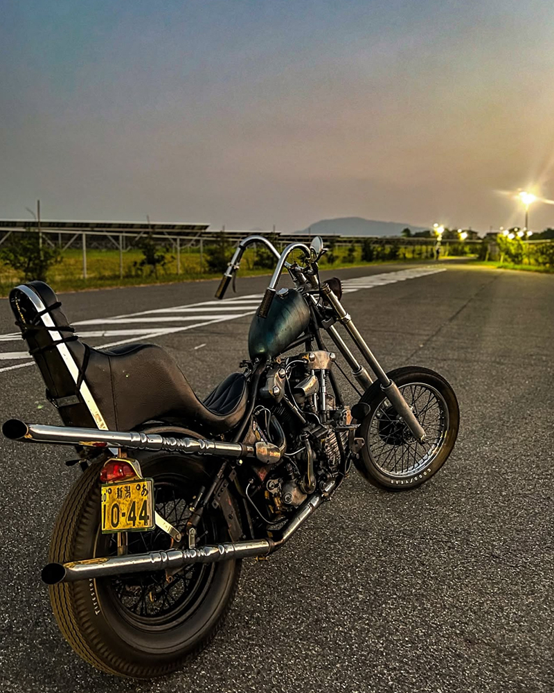 The pipes on the knuckle are real saweeet @cogamet with the shot #knucklehead #choppers #choppershit #chppr #chopshit #buildsomething #chopitbuilditrideit