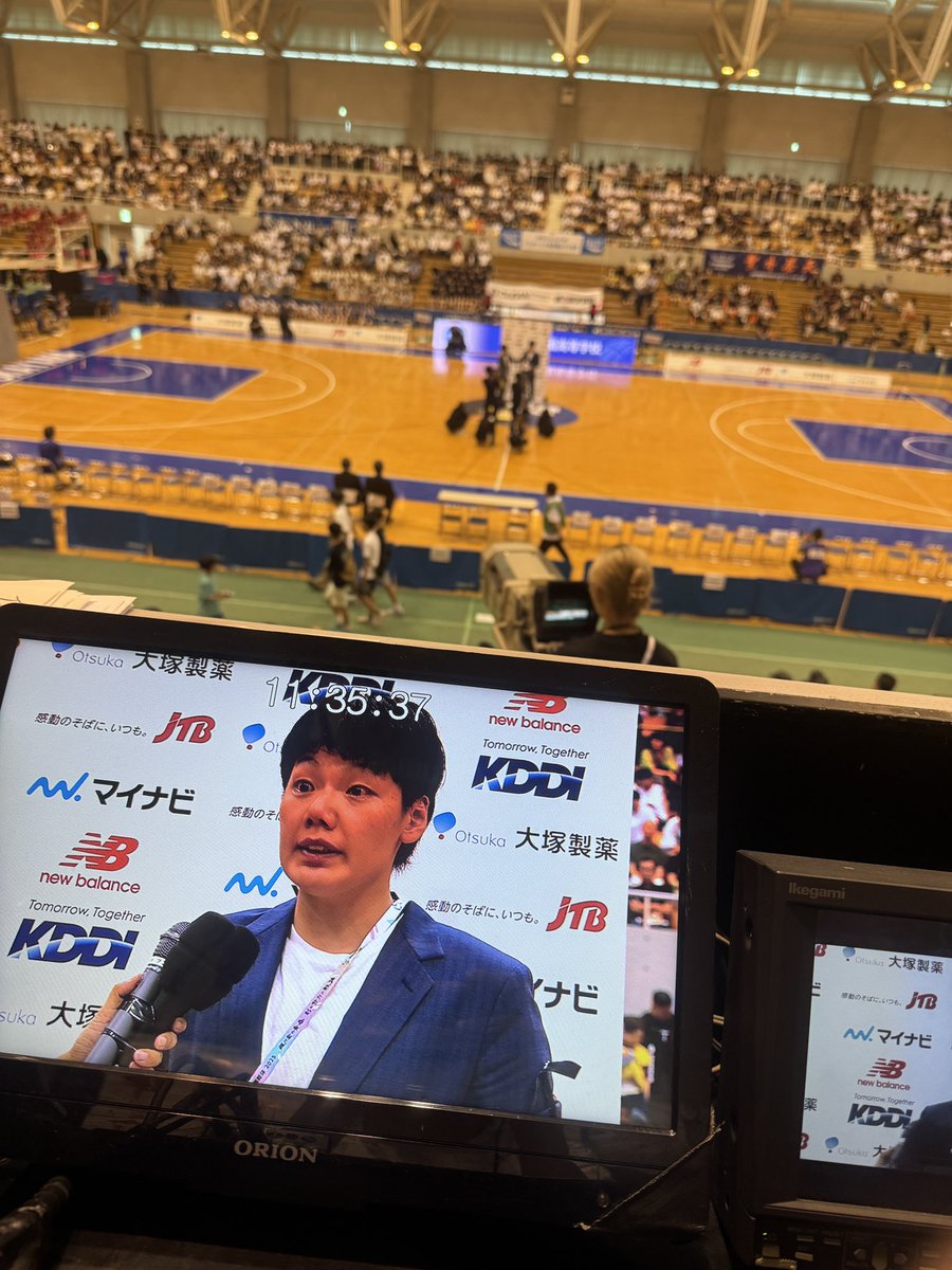 Takada08's tweet photo. 歴史的瞬間に居られる事に感謝。
桜花という歴史あるチームにいながら優勝を経験できてなかった選手達が4年ぶりの優勝を手に入れた。
新ヘッドコーチの元、達成した優勝は間違いなく自分達で掴みきった新たな歴史の始まり。
井上先生が初優勝したのも岡山。
新ヘッドコーチのキョンファも岡山での初優勝。偶然という名の必然。
キョンファも、コーチのひかるも良く頑張った！！後輩のOGだけど本当に頼もしい！2人の関係性が間違いなく優勝を引き寄せた！おめでとう！
キョンファの涙を見たのは中2くらいで桜花に練習来た時にフリースロー届かずに泣いていた時以来だ！！