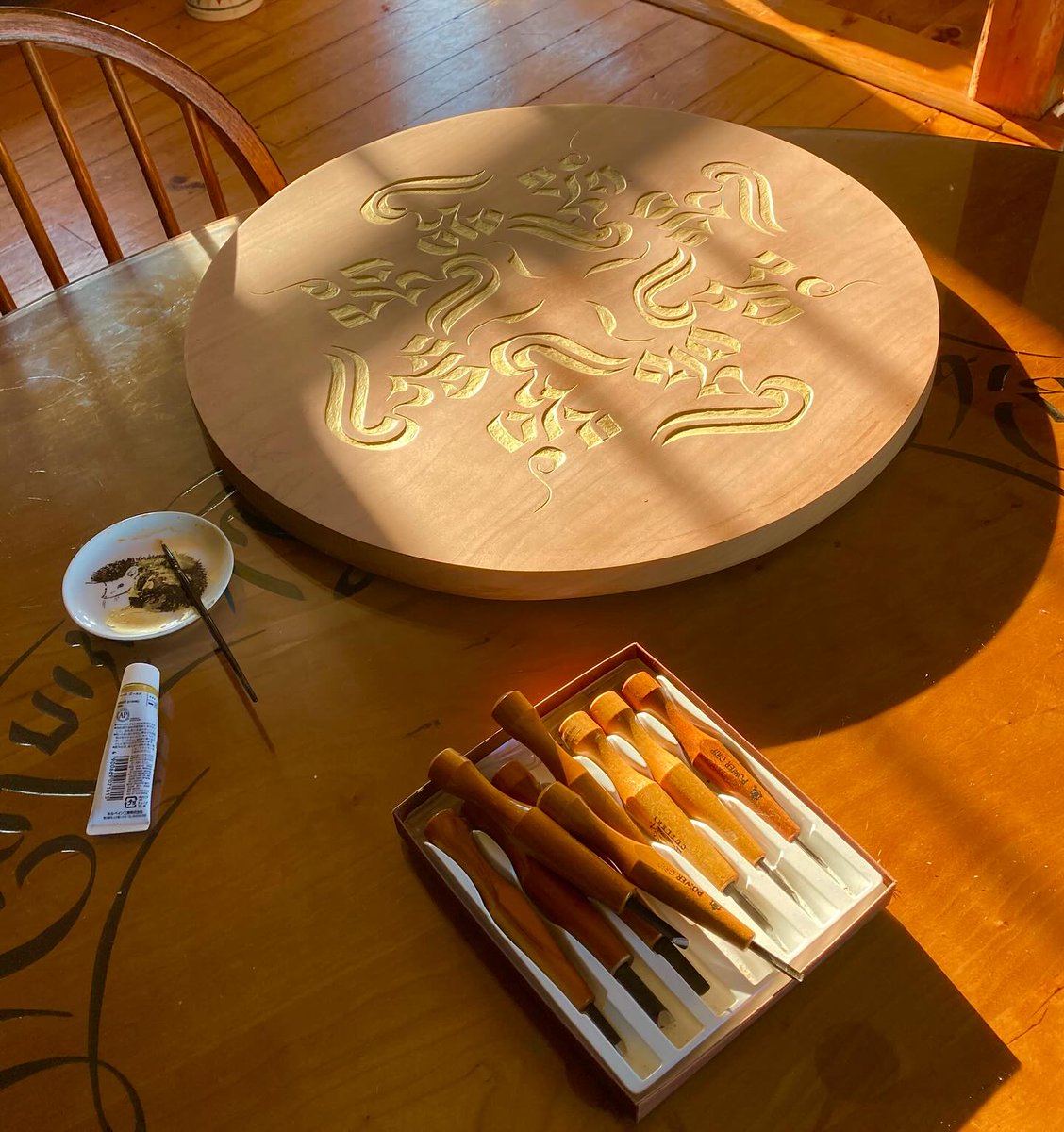 EAlphabets's tweet image. Every day, in every way, this looks a little better. “Spontaneous Perfection “ in Tibetan calligraphy by Golok Akyung. This will be available as either wall art or a small side table as of September 1. Please share this with anyone who might be interested.
