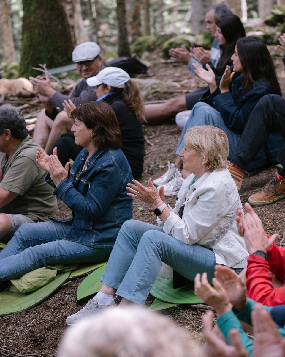🌱  El projecte ha estat a càrrec d’Erik Schmitz i ha comptat amb la col·laboració de tres alumnes del Grau Superior d’Escultura Aplicada a l’Espectacle de l’Escola d’Art <a href="/ondaratarrega/">EA Ondara</a>, becats pel festival en el marc del seu suport al talent jove i emergent.

#Dansàneu25