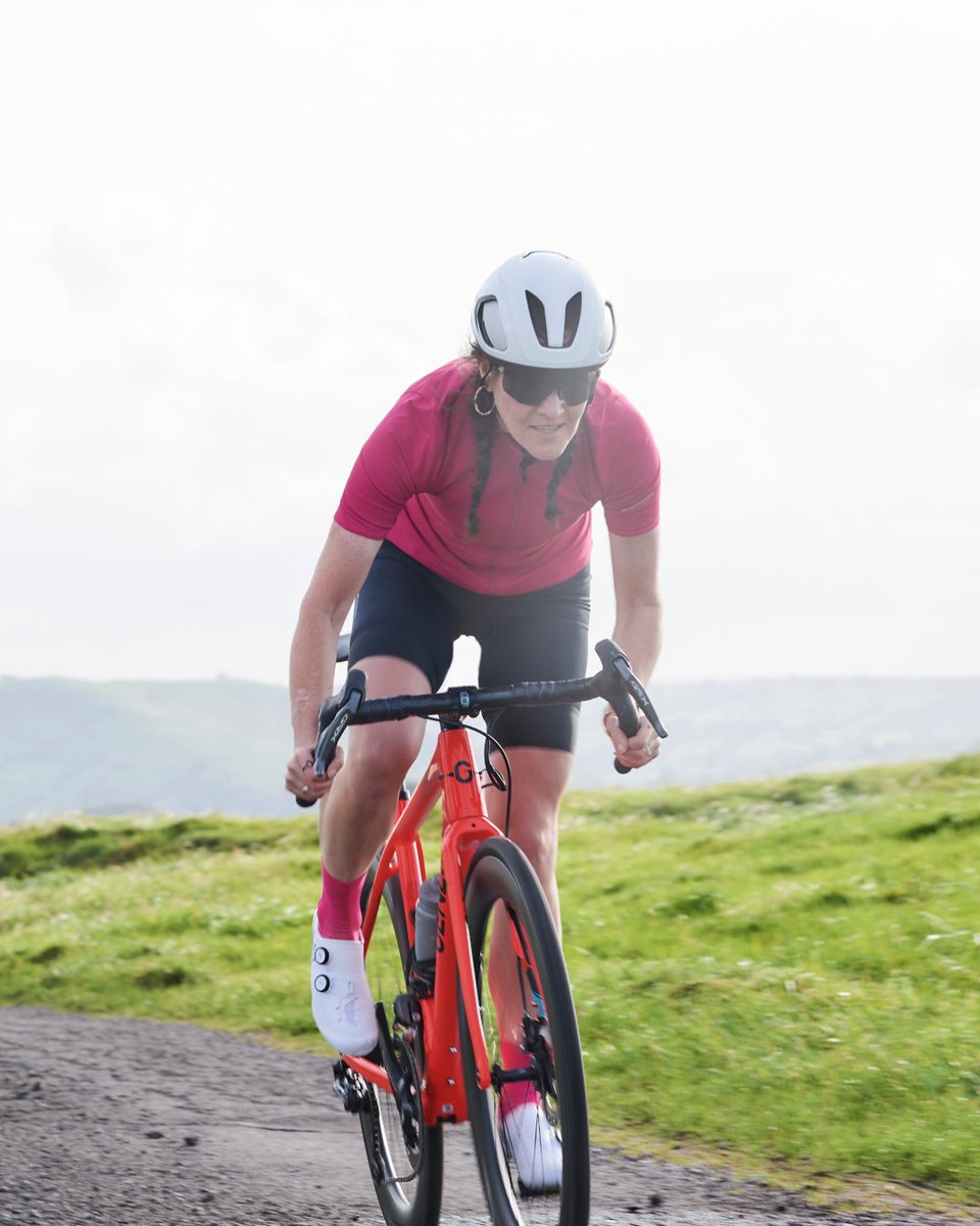 Engineered for performance, our Flux Jersey features lightweight, breathable fabric. With three rear pockets and a zip pocket, your essentials are safe. Available in True Red, Ink Navy, Black and Pink.

Discover: brnw.ch/ShortSleeveFlu… 

#madisonclothing #rideeverywear