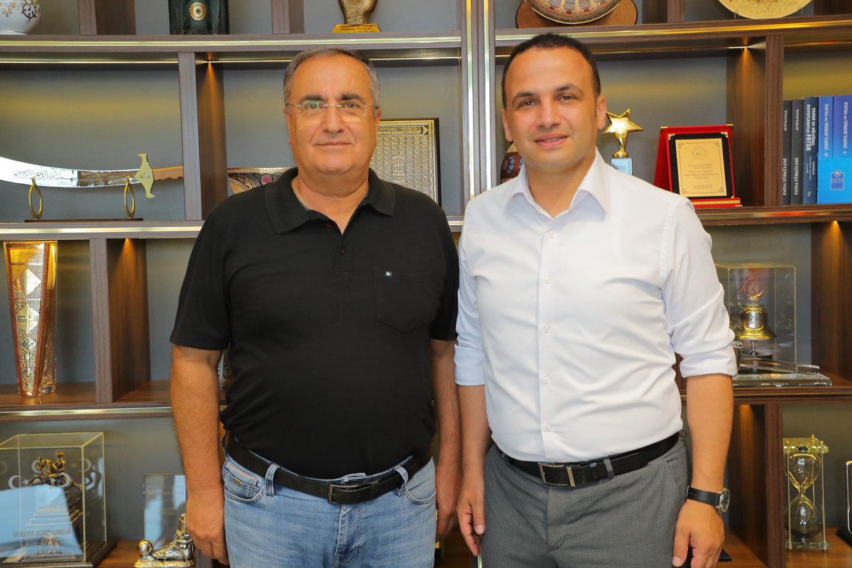 Samsun Gürcü Kültür Derneği Başkan Yardımcısı, Bozdağlı hemşehrimiz Süleyman Uğurlu; Belediye Başkanımız Sayın İbrahim Etem Kibar'ı ziyaret etti.

Nazik ziyaretlerinden dolayı kendilerine teşekkür ederiz.