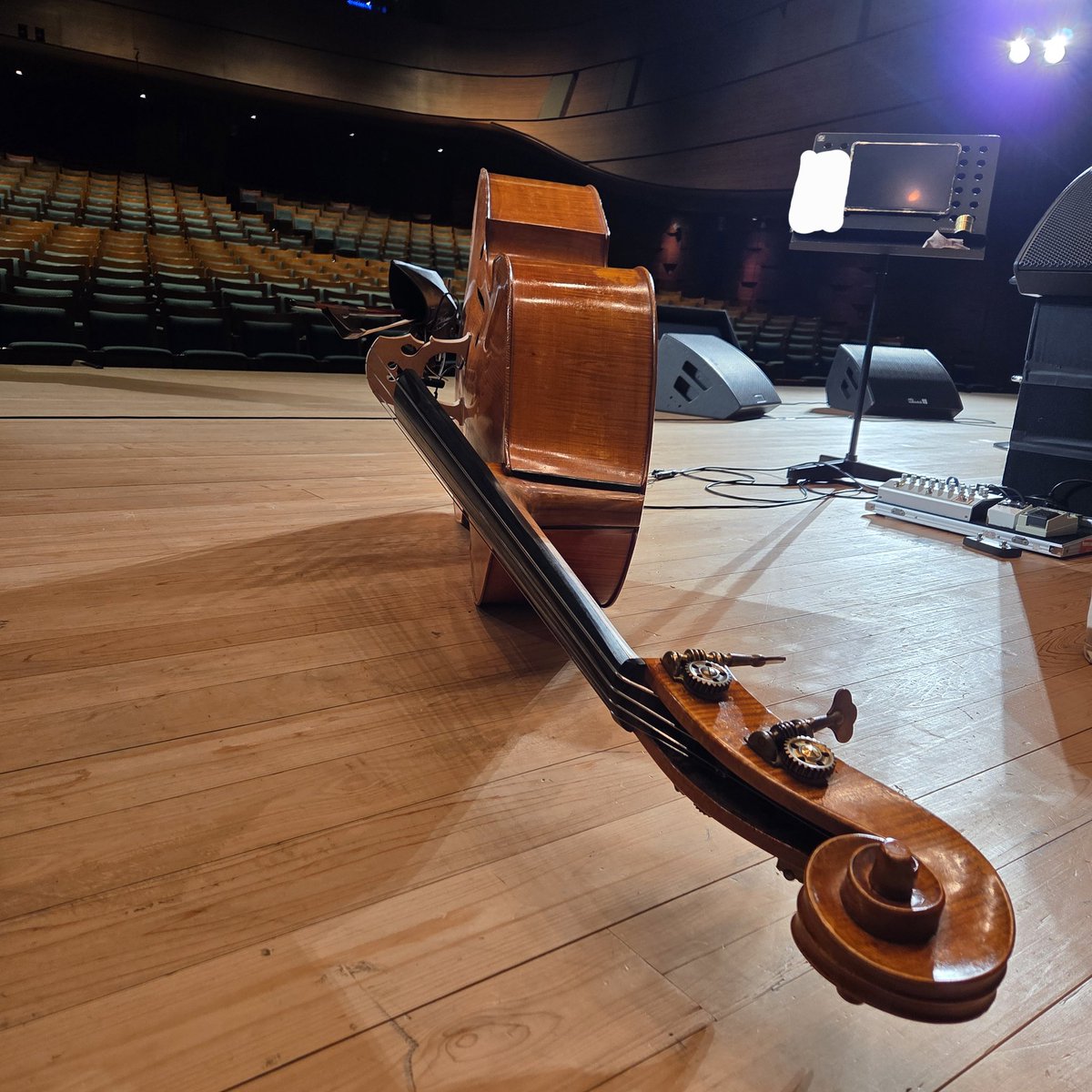 #中島美嘉 さんPremium Live Tour 2025
水曜木曜日の東京2daysからスタートしました！！
2年ぶりのこのツアー、今回も楽しいですねー♪
次の仙台公演もよろしくお願いしますー✨