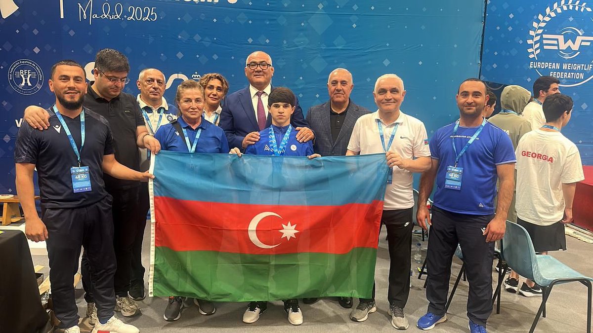 İspaniyanın paytaxtı Madrid şəhərində keçirilən U15 və yeniyetmələrin Avropa birinciliyində Azərbaycan komandası ümumilikdə 3 qızıl və 4 gümüş medal qazanaraq, komanda hesabında üçüncü yeri tutub.
Təbrik edirik!

#Gənclərİdman #AZESport #birkimibirlikdə