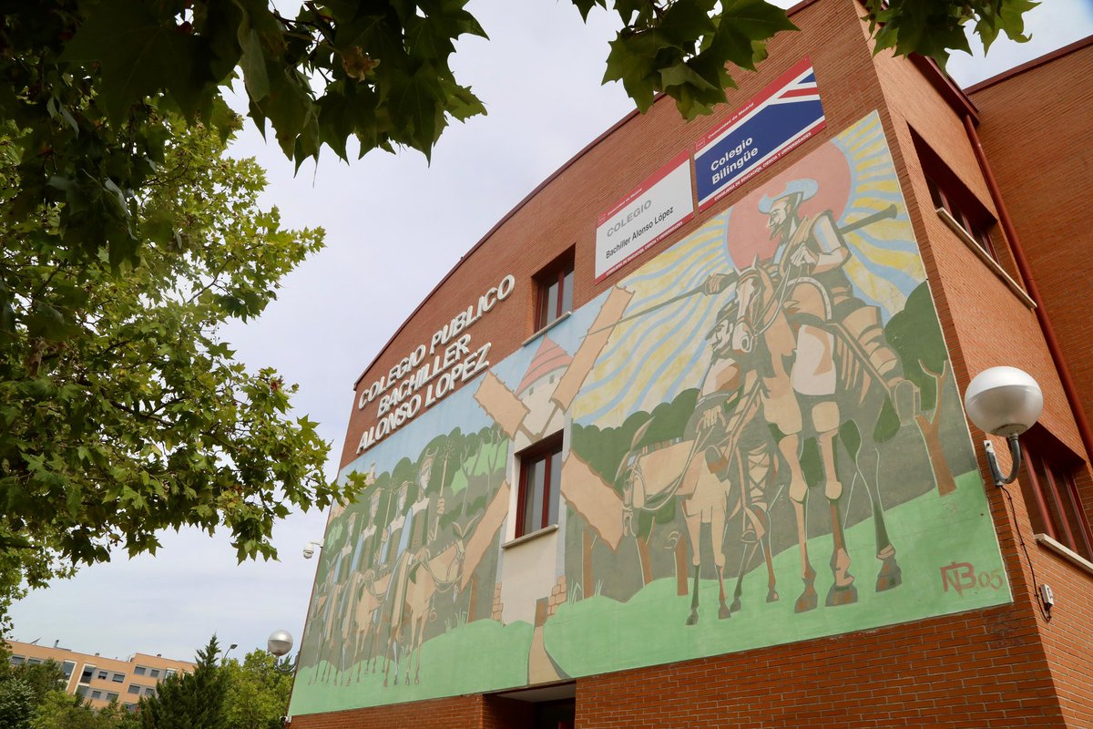 RocioGAlcantara's tweet photo. 🏫 A partir del curso 2025/26, los colegios Bachiller Alonso López y Luis Buñuel de #Alcobendas ofrecerán también 1º y 2º de ESO.
🔹 Más opciones para las familias
🔹 Mejor conciliación
🔹 Educación pública de calidad
🏗️ Obras ya en marcha para adaptar los centros.
#CEIPSO https://t.co/fDCDBXuvCz