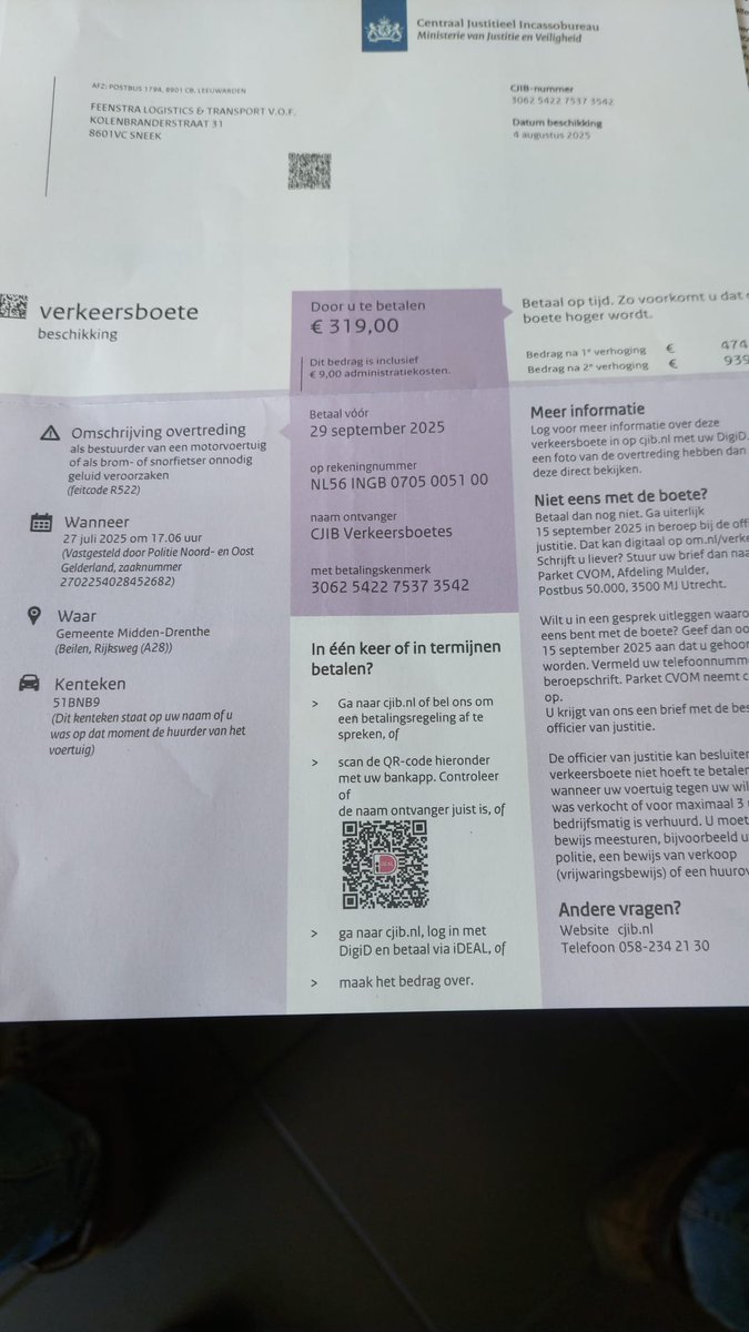 Het was zo leuk voor alle chauffeurs en toeschouwers... 😒

Zondag was de uittocht van het #TruckstarFestival. Alle deelnemers kregen vervolgens een boete van 319 euro voor het #toeteren naar al die mensen die geïnteresseerd langs de kant genoten van het schouwspel. 

Wat een