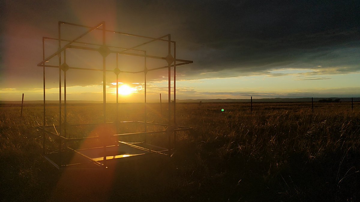 MagBBBGroup's tweet image. Magnetic coils at sunset, with the Alps on the horizon. Field experiments in Lepidoptera navigation meet stunning Austrian landscapes.
#Fieldwork #AnimalNavigation #Magnetoreception #Moth #ScienceInTheWild #Alps
