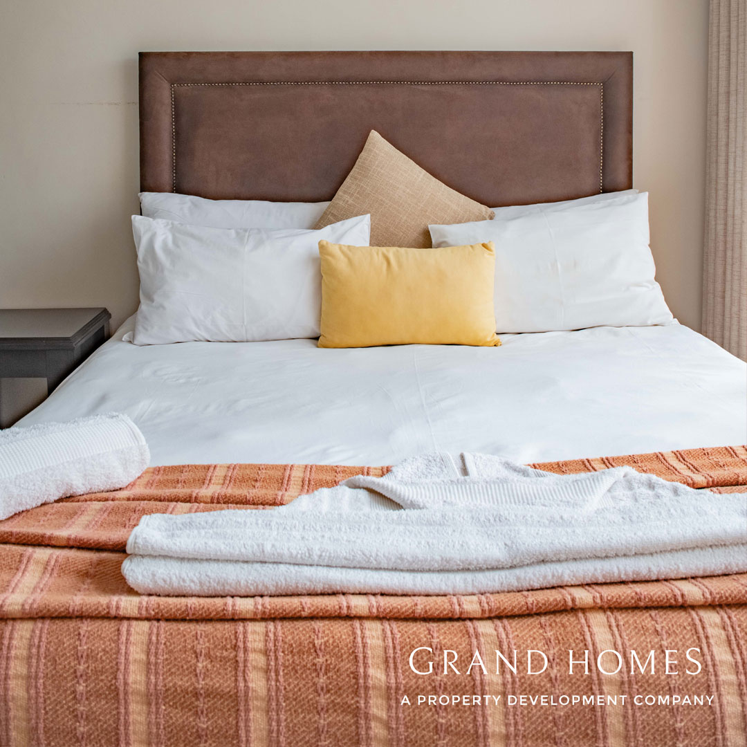 FRIDAY FEELS 🛁✨
Sibiti Estates in Greencroft = your weekend spa escape!
💵 From $150/night
🏡 Sleeps 6 | 🛁 Spa-style baths | 💻 Wi-Fi | 💡 Solar | 📺 DSTV
📍 Book now: grandhomes.hospitable.rentals
📞 +263 789 267 824
#GrandhomesRetreat #SpaVibesZW #SibitiLifestyle