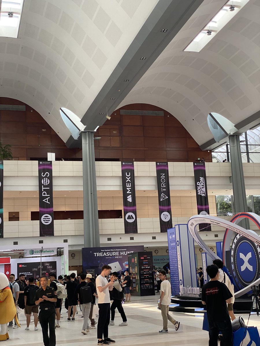 p961219's tweet photo. #HTXinVietnam https://t.co/wvQTX1TR0W