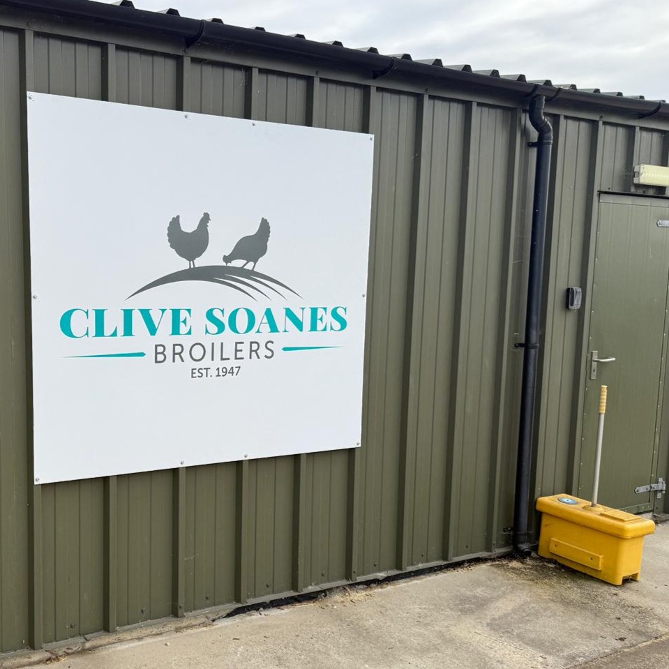 It's Yorkshire Day and we've got something pretty exciting going on...

Any guesses? 

#YorkshireChicken #RealFarms #YorkshireFarmers #ChooseChicken #GreatTasteProducer