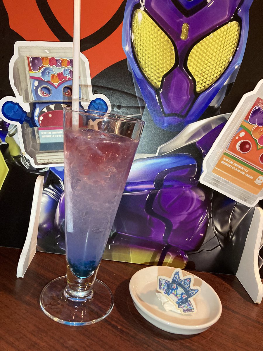 仮面ライダー　ダイナー　バッジ　ドライブ 10/18～11/24まで】｢仮面ライダードライブ10thメニュー｣登場
