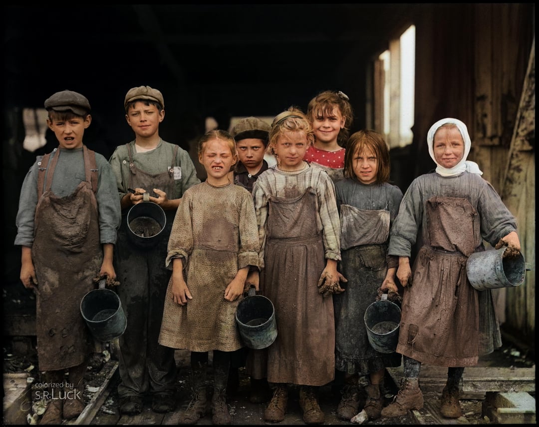 Victims of Empire

European Settlers sponsored outfitted by a bank insurance company. Colonization monetized commodities traded on Wall Street.

Everyone gets a turn on the slave wheel.

Audiobook

youtu.be/GPDJEFdX0Ok?si…

History of Oyster Shucking

youtu.be/OXQimfuu78w?si…
.
