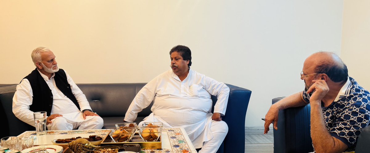 J&amp;K Congress working President, Raman Bhalla along with Senior Congress Leader, G. M Saroori on Friday visited Gandhinagar to offer condolence to Nagar Singh over the sad demise of his mother Smt. Parkasho Devi Ji, who passed away a weeks ago. #Saroori