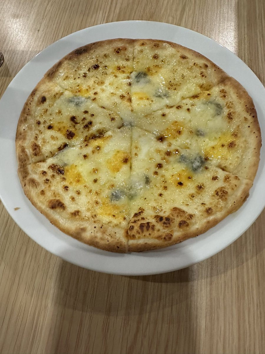 新宿の隠れ家的イタリアンのお店、イタリアーノにお食事行ってきたよ🫶
牡蠣とかお肉とかピザとか全部おいしかった☺️❣️

#イタリアーノ
#新宿イタリアン
#PR