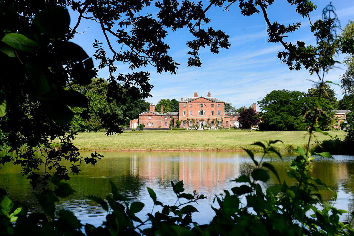Visit Nottinghamshire (@visitnotts) on Twitter photo Good Morning from Nottingham🏹💚🌞
Just outside Southwell, is full of quiet charm. From the Georgian house and orchards to the highland cows grazing in the parkland, there’s something effortlessly calming about this place🍃
Picture Credits 📸: <a href="/mattselbyphoto/">MattSelbyPhotography</a>
#Lovenotts Good Morning from Nottingham🏹💚🌞
Just outside Southwell, is full of quiet charm. From the Georgian house and orchards to the highland cows grazing in the parkland, there’s something effortlessly calming about this place🍃
Picture Credits 📸: <a href="/mattselbyphoto/">MattSelbyPhotography</a>
#Lovenotts