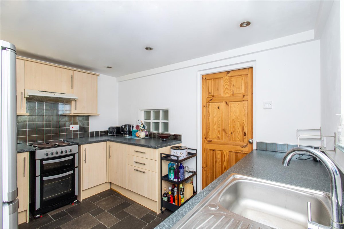 ✨Property of the Week✨

Brought to the market with no chain and offering superb accommodation, this 3-bedroom property is welcomed to Garforth.

3️⃣3 Bedrooms
🚙Garage with Parking
🧱Extension to Rear
🌹Mature Gardens

Speak to our Garforth team today
emsleysestateagents.co.uk/property-detai…