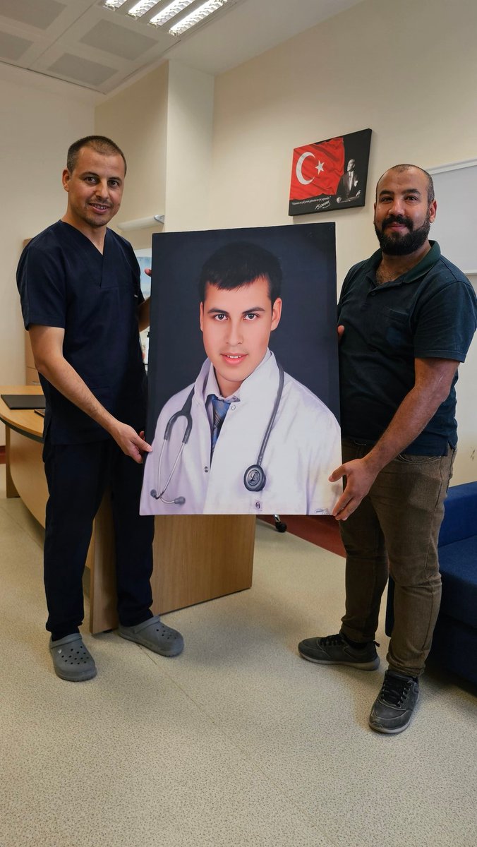 Harran üniversitesi Osmanbey kampüsü araştırma hastanesinde atanan  Genel Cerrahi Uzm Dr. Öğretim üyesi Mehmet Gümer hocamı ziyaret ederek üstün başarıların.dan dolayı şahsım ve ailem adına teşekkür ederim