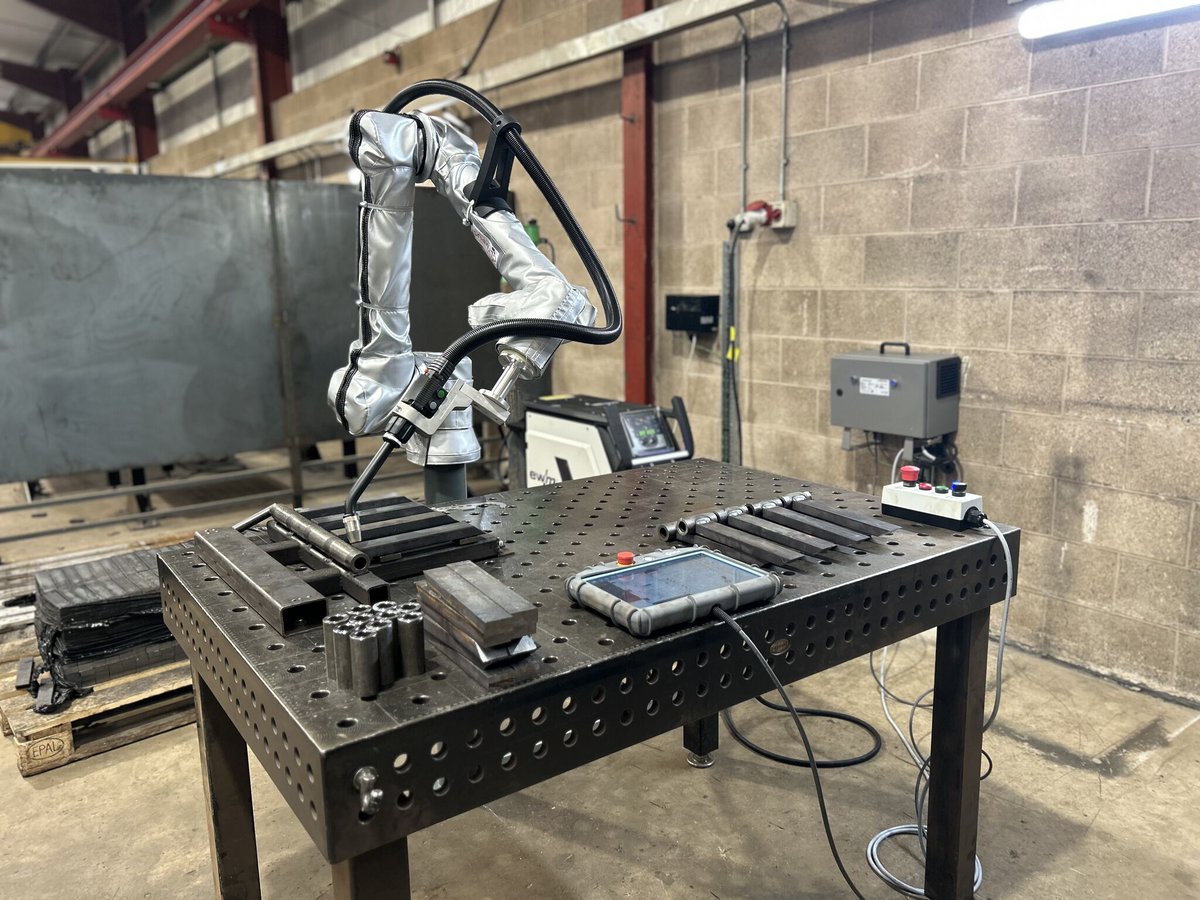 OlympusTech's tweet image. 🦾🦾 Another successful welding robot installed at a great customer Storth Limited!

Olympus fitted Storth’s first #welding robot in 2018, followed by a robot on a linear track a few years later and finally a new UR12e featuring Olympus’ V3 welding software today! 

#automation