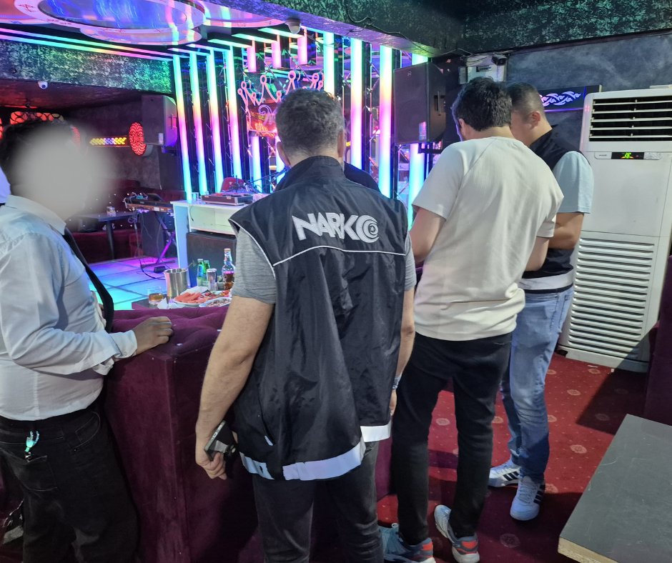 EMNİYETTEN TOSYA’DA NARVAS UYGULAMASI!
Emniyet Müdürlüğü ekiplerince Tosya’da “Genel Asayiş ve NARVAS Uygulaması” gerçekleştirildi.
Kastamonu Emniyet Müdürlüğü uygulamalarına devam ediyor. 31 Temmuz 2025 tarihinde Tosya ilçesinde gerçekleştirilen Genel Asayiş ve NARVAS