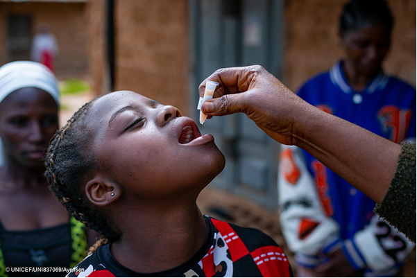 ‼️ 80.000 niños en alto riesgo de sufrir cólera al extenderse los brotes de la enfermedad por 12 países de África Occidental y Central

‼️ 80.000 haur kolera sufritzeko arriskuan daude, gaixotasunaren agerraldiak Afrika mendebaldeko eta erdialdeko 12 herrialdetara hedatu direlako