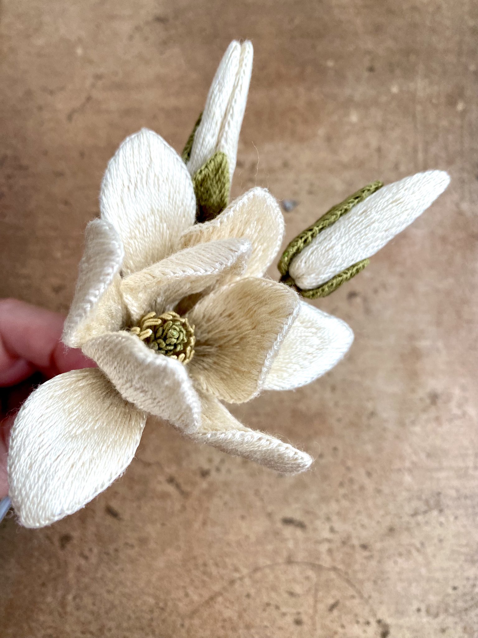 Serge Marjisse【エコルとひなげしの花】肉質画 PieniSieni（ピエニシエニ） オフフープ立体刺繍作家 on X
