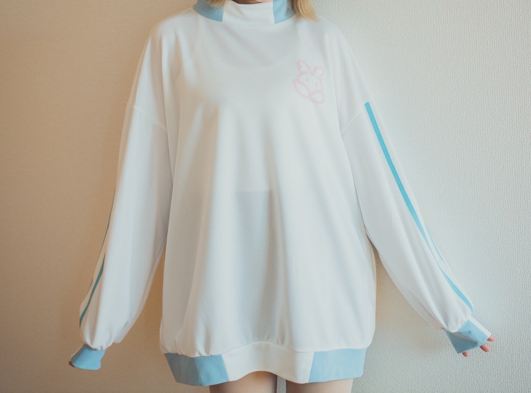 あまねもも様のお洋服について、海外からの輸送においてお時間を頂いております。

お届けまでお待たせしてしまい申し訳ありませんが、まもなく弊社に到着予定です。