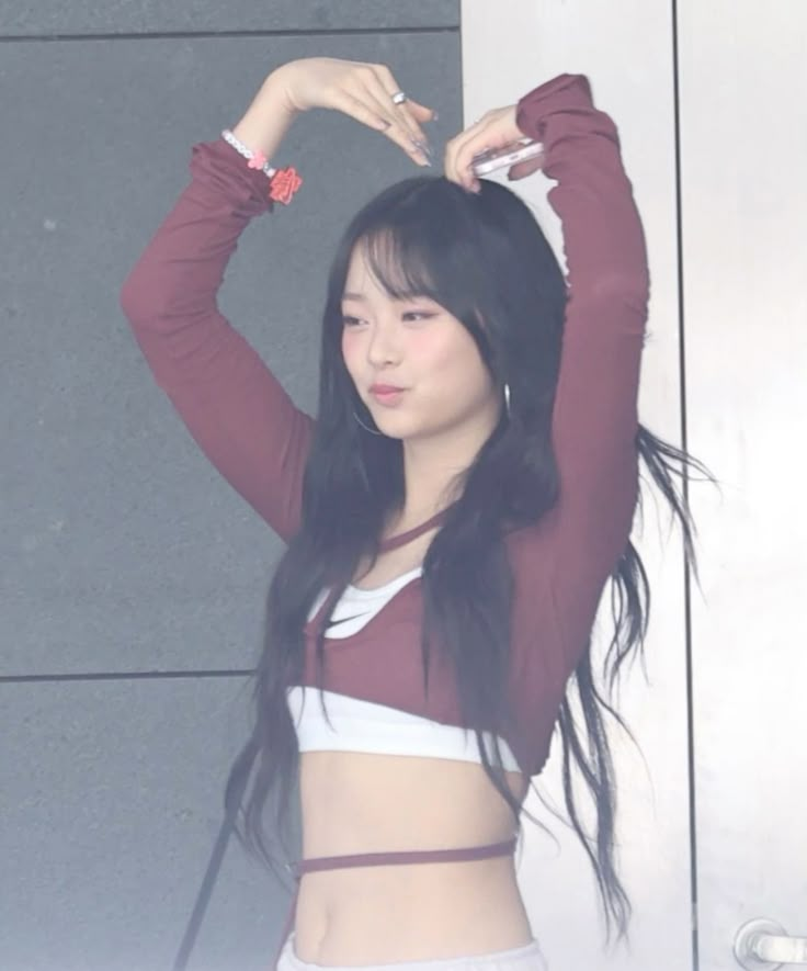 OMGItzHanni's tweet photo. one of her best looks if we are being honest 🔥 https://t.co/rOaVURyKhg