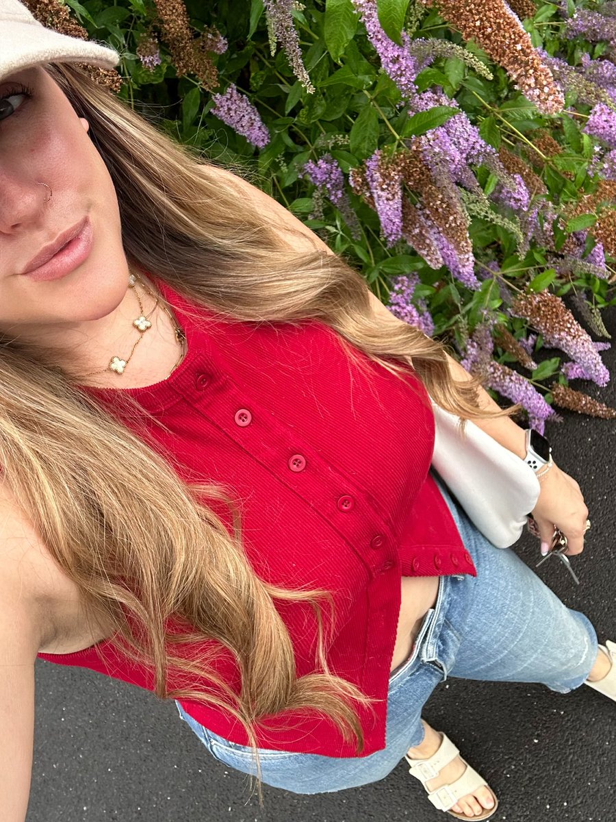 Emily Weston tweet media