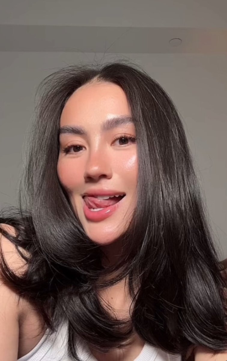 Lathofy (@susudalgona) on Twitter photo agnes ini emang cantik asli kalo make up nya ga bold dan ga neko2😍
kurangnya satu: rilis lagu Ballad Indonesia🫵🏽 agnes ini emang cantik asli kalo make up nya ga bold dan ga neko2😍
kurangnya satu: rilis lagu Ballad Indonesia🫵🏽