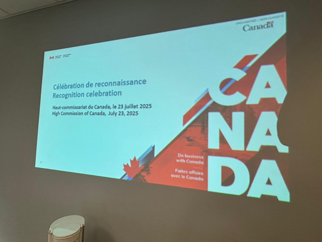 Canada au Cameroun (@canadacameroun) on Twitter photo 🇨🇦au🇨🇲: Nous avons célébré notre équipe commerciale à Yaoundé la semaine dernière ! Accompagnée virtuellement par les collègues <a href="/SaraWilshaw/">Sara Wilshaw</a> @NadieTheodore et par des partenaires commerciaux de confiance, La Haut Commissaire Mme Lorraine Anderson a applaudi leur engagement. 🇨🇦au🇨🇲: Nous avons célébré notre équipe commerciale à Yaoundé la semaine dernière ! Accompagnée virtuellement par les collègues <a href="/SaraWilshaw/">Sara Wilshaw</a> @NadieTheodore et par des partenaires commerciaux de confiance, La Haut Commissaire Mme Lorraine Anderson a applaudi leur engagement.