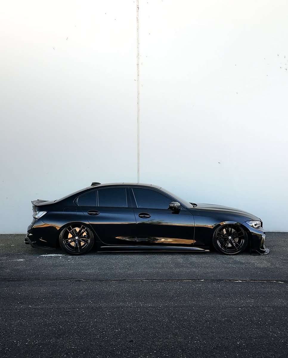 TheAutoHub's tweet photo. BMW M340i🖤🖤 https://t.co/WKhNfRbjYE