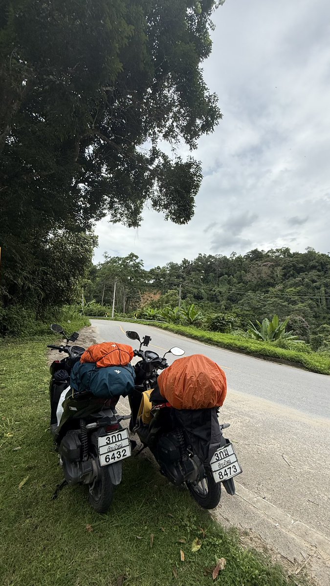 mydeadtoday's tweet photo. asyanın en güzel motosiklet rotası mae hong son yolunda turumuz başladı. 369 kmlik yolda 1889 viraj bulunuyor https://t.co/2G2Dq55m5M