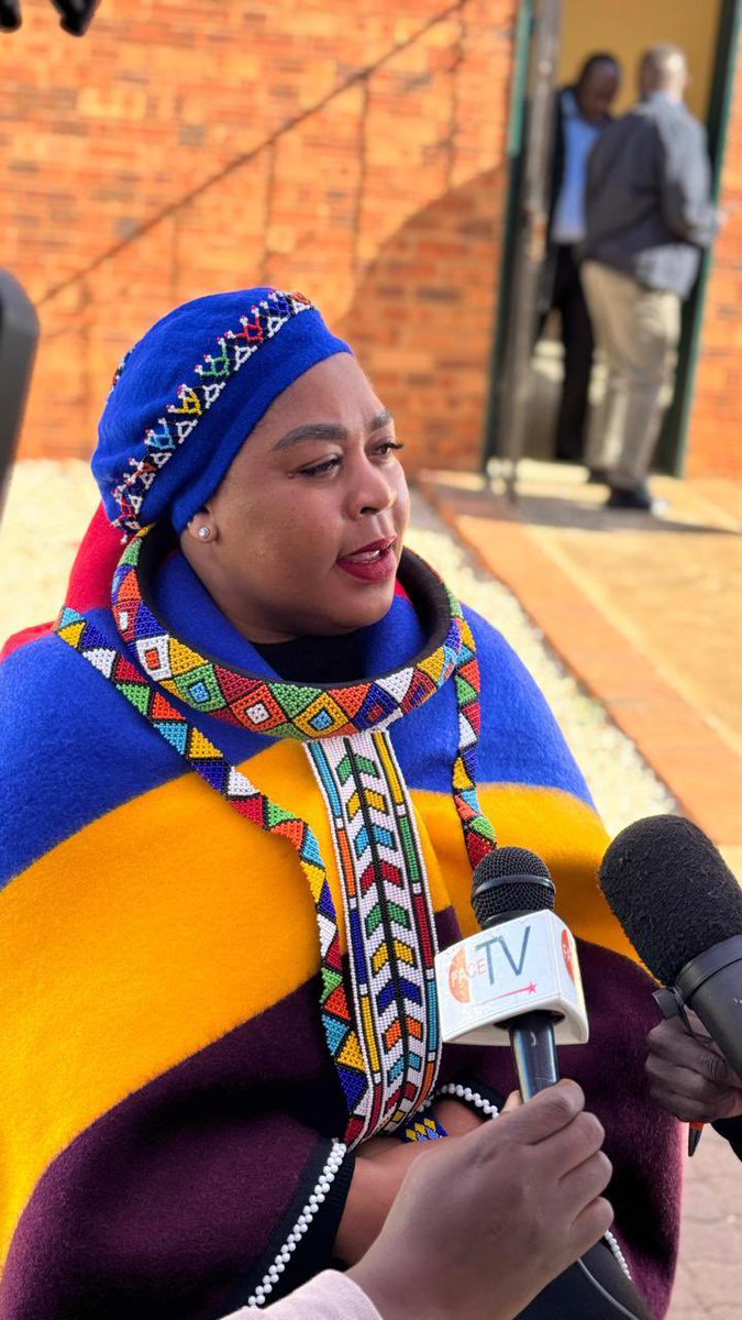 Mpumalanga Economic Development and Tourism (@dedtmp) on Twitter photo MEC for <a href="/dedtmp/">Mpumalanga Economic Development and Tourism</a> Jesta Sidell, has arrived at Kameelrivier, in the Dr JS Moroka Local Municipality for the G20 Tourism Outreach programme. She is chairing the briefing session, where the Minister of Tourism, Patricia de Lille is appraised about the order of proceedings. MEC for <a href="/dedtmp/">Mpumalanga Economic Development and Tourism</a> Jesta Sidell, has arrived at Kameelrivier, in the Dr JS Moroka Local Municipality for the G20 Tourism Outreach programme. She is chairing the briefing session, where the Minister of Tourism, Patricia de Lille is appraised about the order of proceedings.