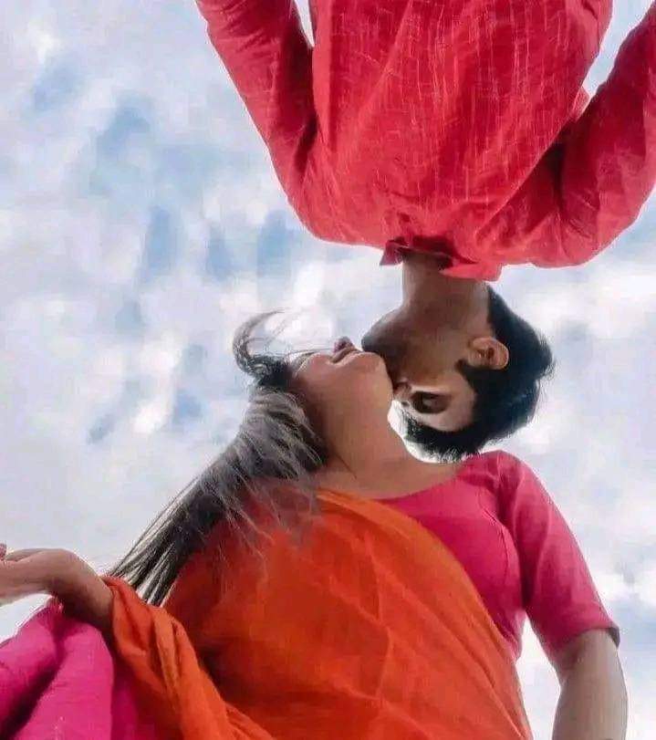 महादेव करे तेरी मेरी 
उम्र हो इक बराबर 

मै दोनो जहाँ तेरे साथ 
रहना चाहती हूँ ✍
❤❤