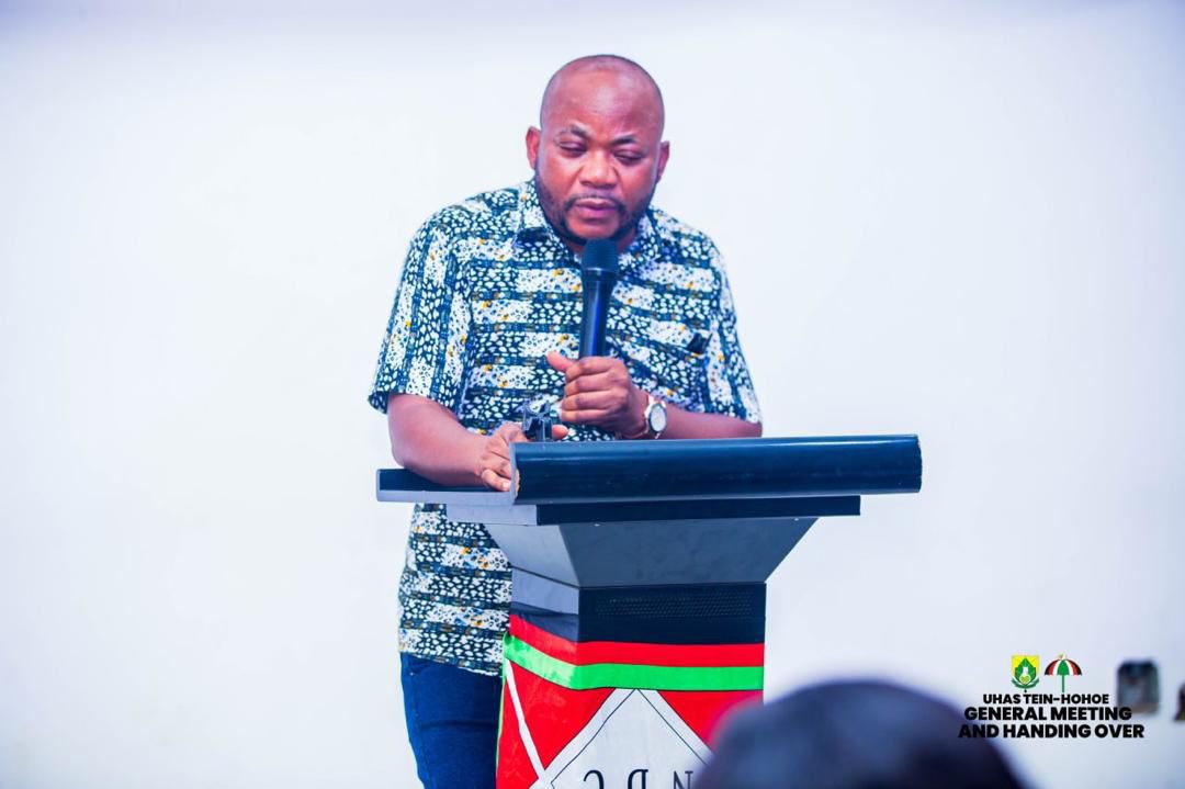 TeinUhas's tweet photo. The event marked a significant milestone in the political and leadership journey of TEIN-UHAS Hohoe, as newly elected executives officially took over from the outgoing leadership. The occasion brought together a distinguished array of dignitaries and stakeholders within the NDC. https://t.co/toWaaxinJv
