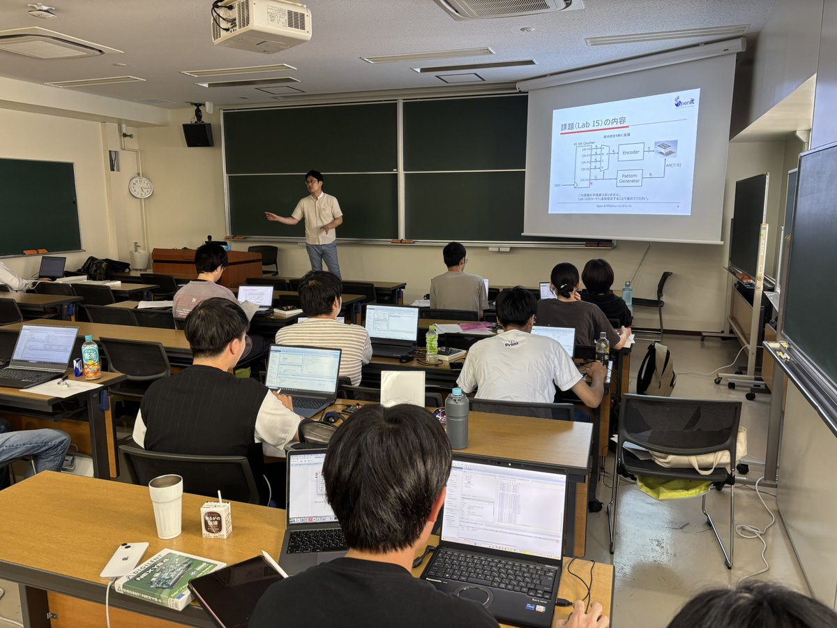 KMINagoyaU's tweet image. FPGAトレーニングコースを開催中🤖
参加者が実装したLチカ（LEDチカチカ）、みてるだけでも楽しい〜✨

#名古屋大学 #ハードウェア #FPGA