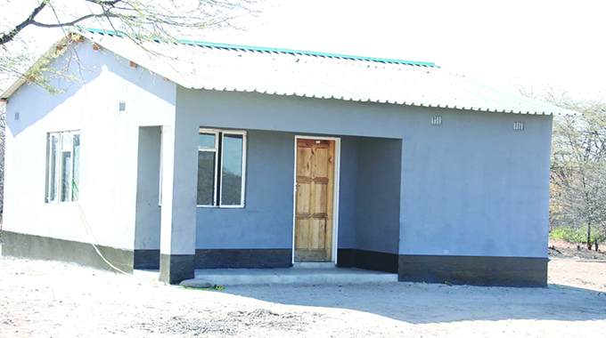 ZvikoJuma2303's tweet image. Heartwarming scenes in Binga! VP Kembo Mohadi officially handed over 37 houses in Nsungwale, bringing immense relief to families devastated by the 2020 floods. Five years later, new homes symbolize new hope and a fresh start for these resilient residents. #BuildingBackBetter