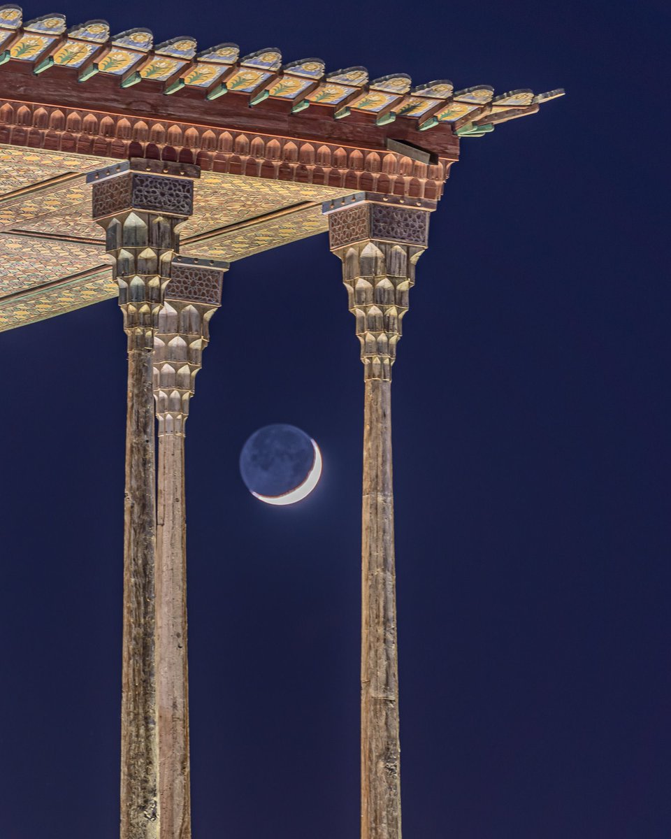 Pillars of Ali Qapu palace in Esfahan
