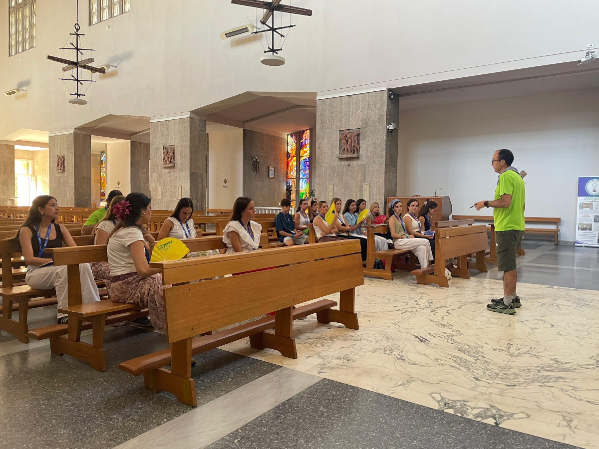 Educación Jesuitas (@educsi) on Twitter photo Empezamos la mañana en oración, haciendo silencio por dentro y por fuera, y preparándonos para celebrar el sacramento de la Reconciliación . Una oportunidad para volver al corazón y dejarnos abrazar por Dios.
@jesuitasesp | <a href="/magis_es/">MAG+S | comunidad ignaciana</a> | #EnCompañíadeJesús | #Jubileo2025 Empezamos la mañana en oración, haciendo silencio por dentro y por fuera, y preparándonos para celebrar el sacramento de la Reconciliación . Una oportunidad para volver al corazón y dejarnos abrazar por Dios.
@jesuitasesp | <a href="/magis_es/">MAG+S | comunidad ignaciana</a> | #EnCompañíadeJesús | #Jubileo2025